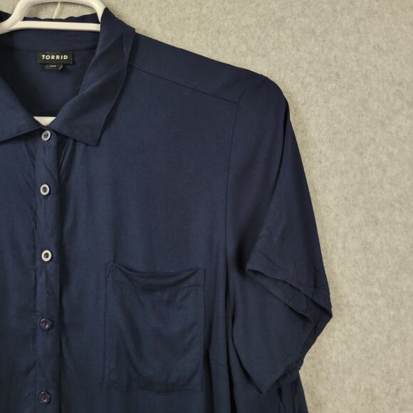 Torrid Navy Blue SS Button Up Rayon Stretch Pocket Shirt Women's Plus 1X - Picture 4 of 12